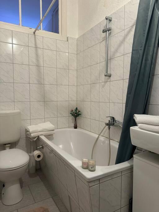 Grosses Apartment Am Kudamm Berlin Exterior photo
